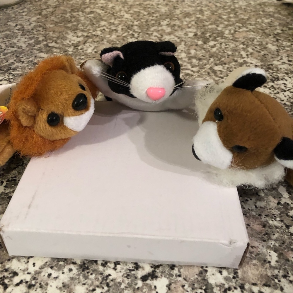 Beanie style plush mini animals bundle of 8 plus 1 jointed bear assorted colors - Picture 3 of 10